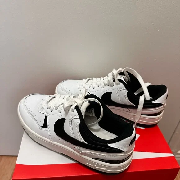 Low-top buffed leather, suede, and bonded jersey sneakers - Picture 2 of 4